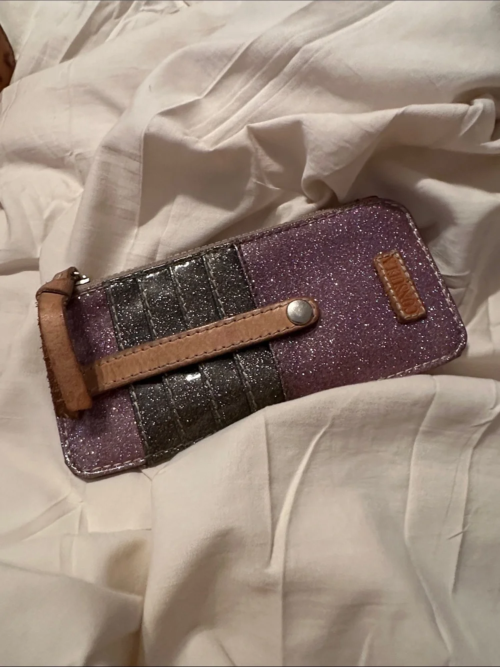 Consuela Thunderbird Downtown with wallet